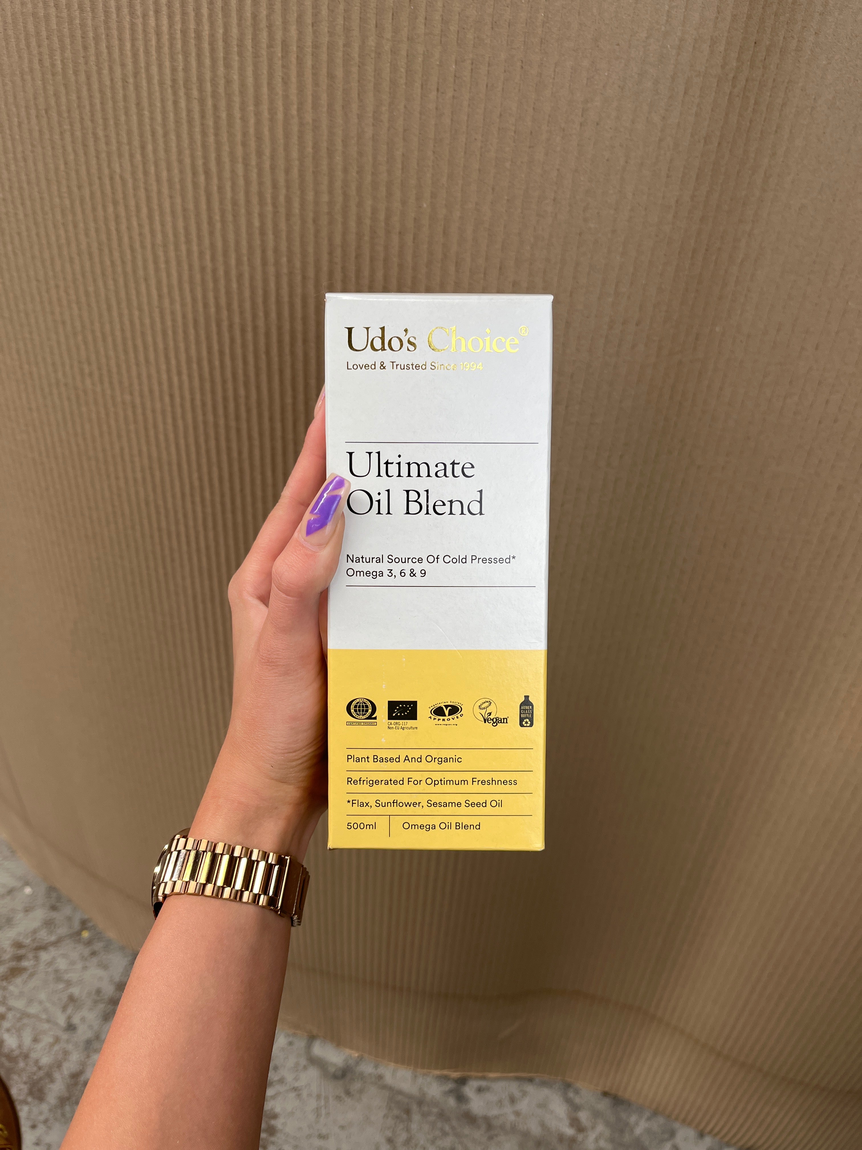 Udo’s Choice Ultimate Oil Blend organic with essential fatty acids from cold-pressed plant-based ingredients