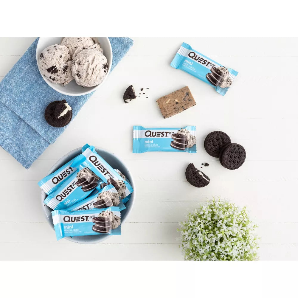 Cookies and cream Quest Nutrition Mini Protein Bar 8x32g with cookies and ice cream